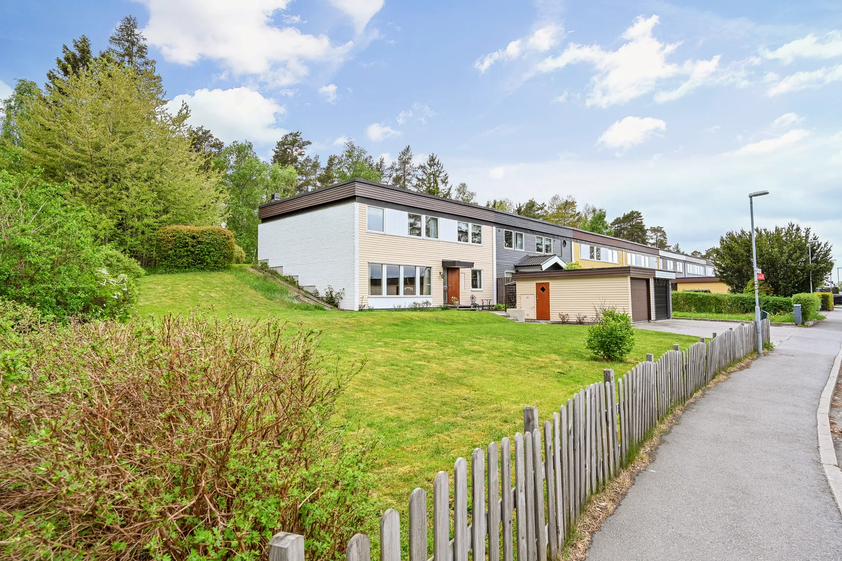 Villa, Radhus, Särimnervägen 1, Odenslunda, Upplands Väsby