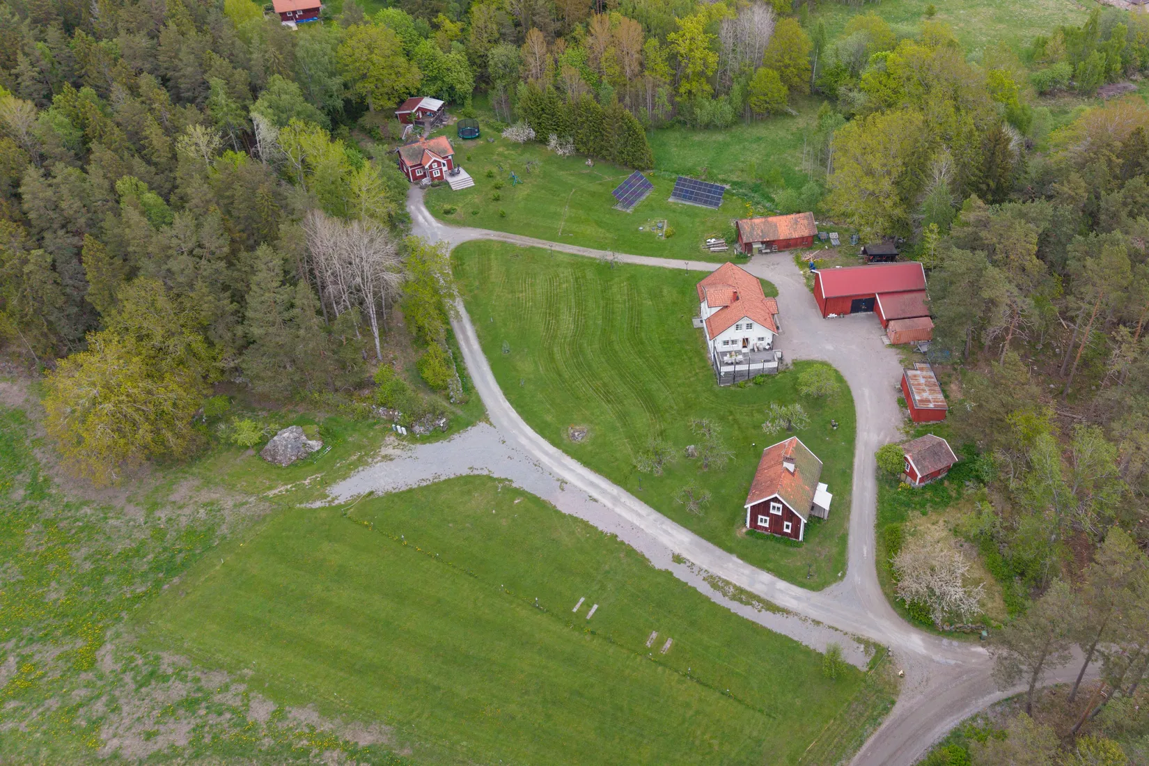 Gård/Skog, Rosenberg 3, Slottsbrinken, Strängnäs