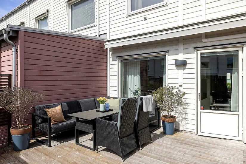 Radhus, Löjtnantsgränd 30, Barkarbystaden, Järfälla