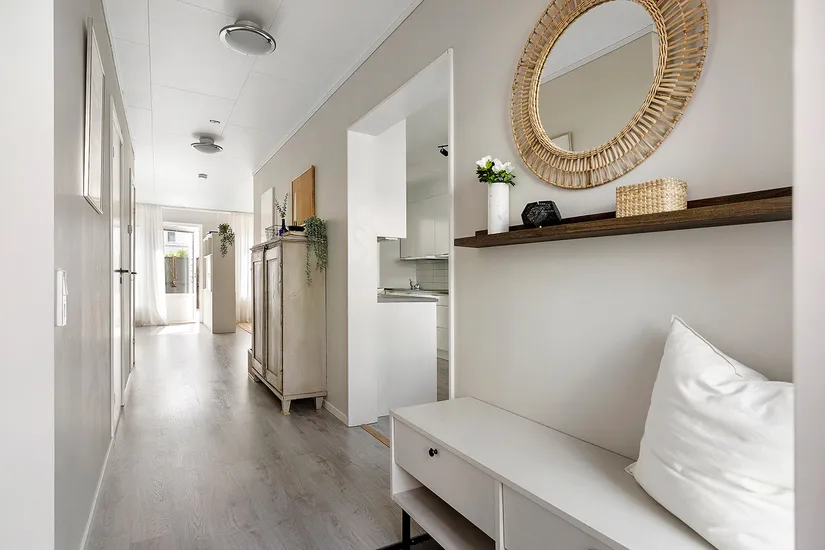 Radhus, Löjtnantsgränd 30, Barkarbystaden, Järfälla