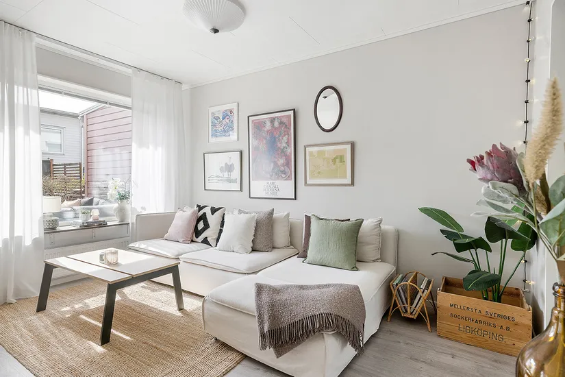 Radhus, Löjtnantsgränd 30, Barkarbystaden, Järfälla
