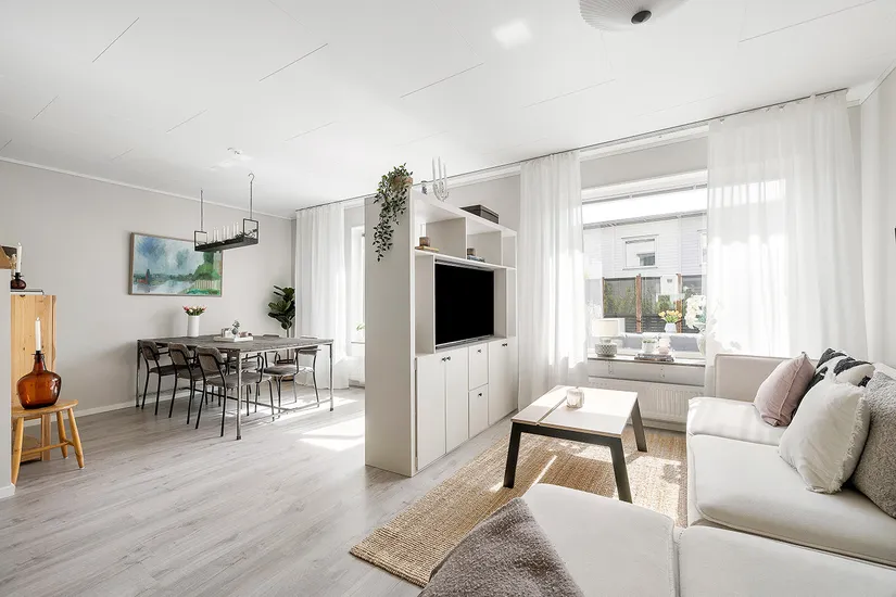 Radhus, Löjtnantsgränd 30, Barkarbystaden, Järfälla