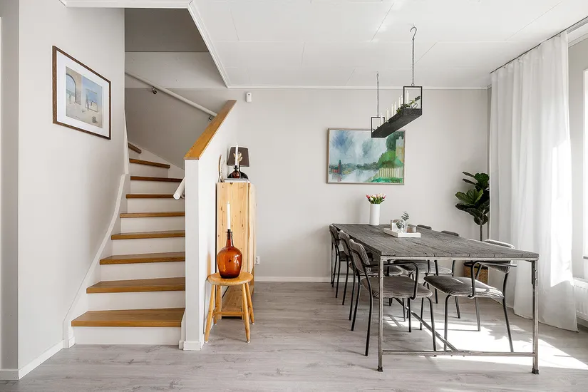 Radhus, Löjtnantsgränd 30, Barkarbystaden, Järfälla