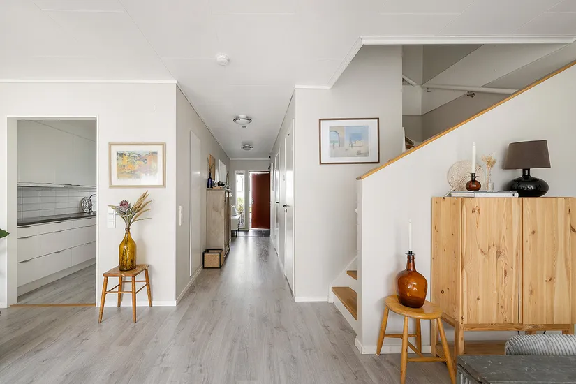 Radhus, Löjtnantsgränd 30, Barkarbystaden, Järfälla