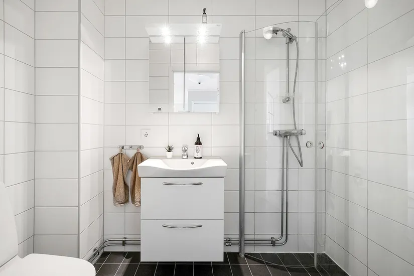 Radhus, Löjtnantsgränd 30, Barkarbystaden, Järfälla