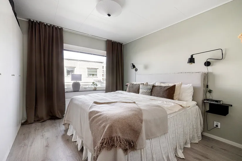 Radhus, Löjtnantsgränd 30, Barkarbystaden, Järfälla