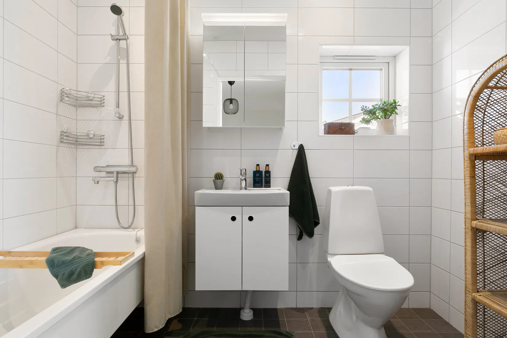 Radhus, Laduvallsvägen 3A, Säljan, Sandviken