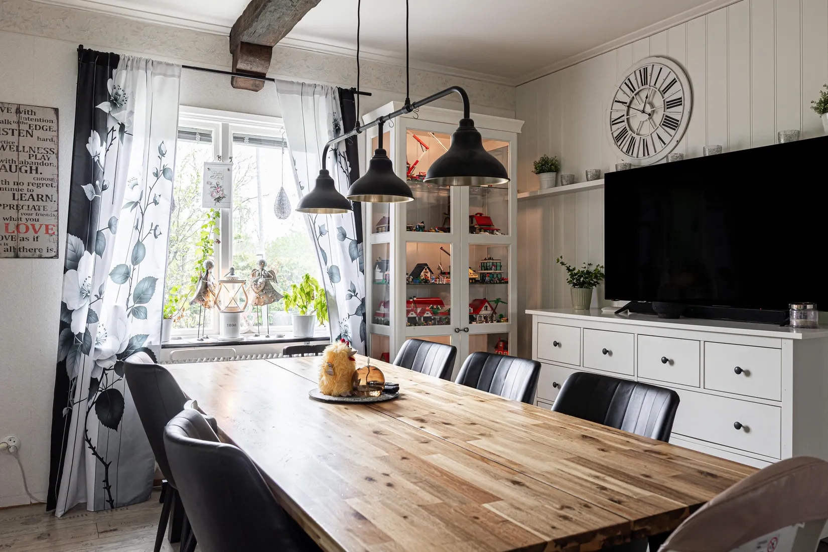 Villa, Strömvägen 19, Kolsva, Köping