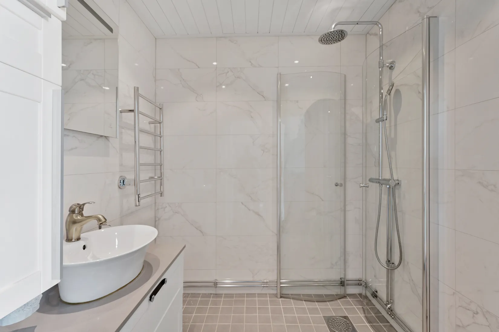Villa, Almarevägen 15, Stäket, Järfälla