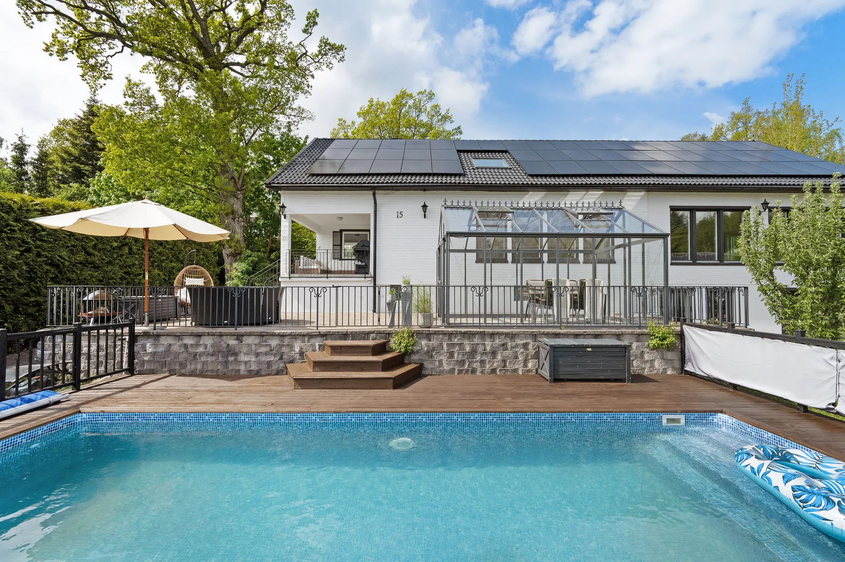 Villa, Almarevägen 15, Stäket, Järfälla