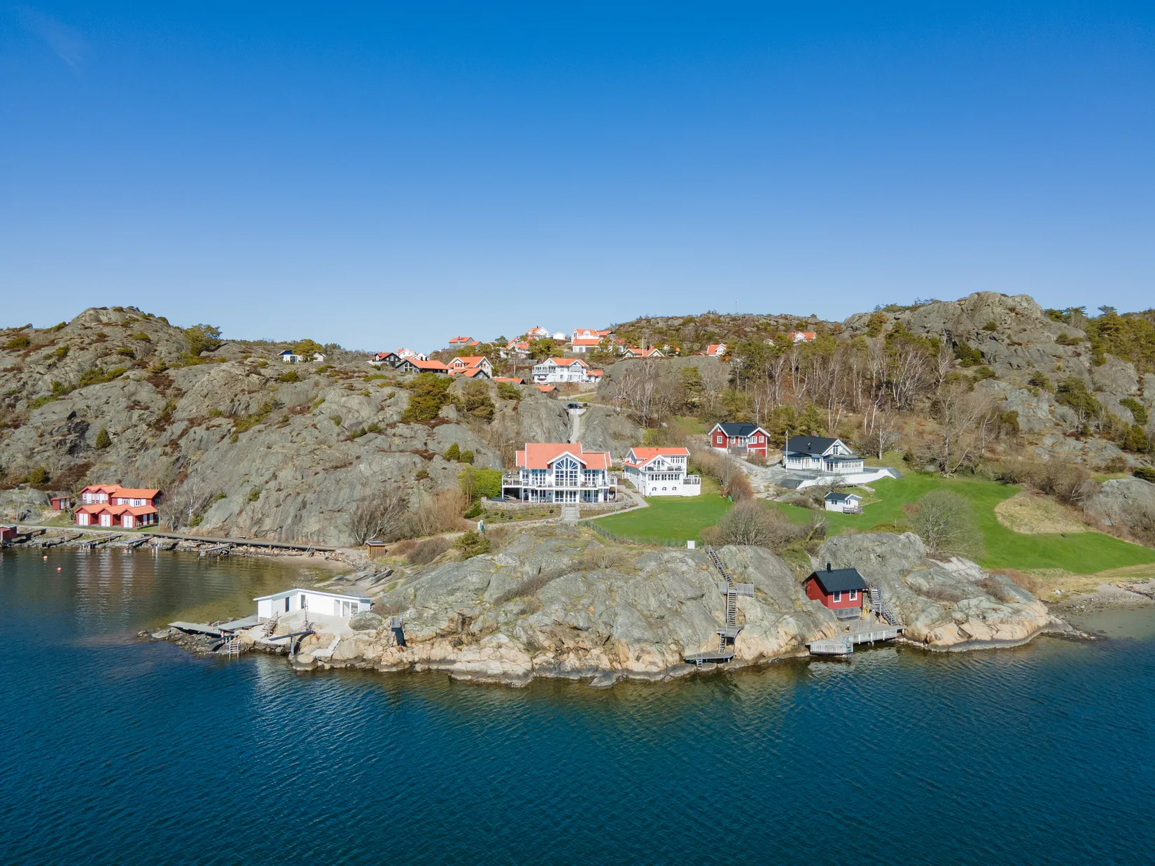 Villa, Björbergshalsen 6 & 8, Nösund, Orust