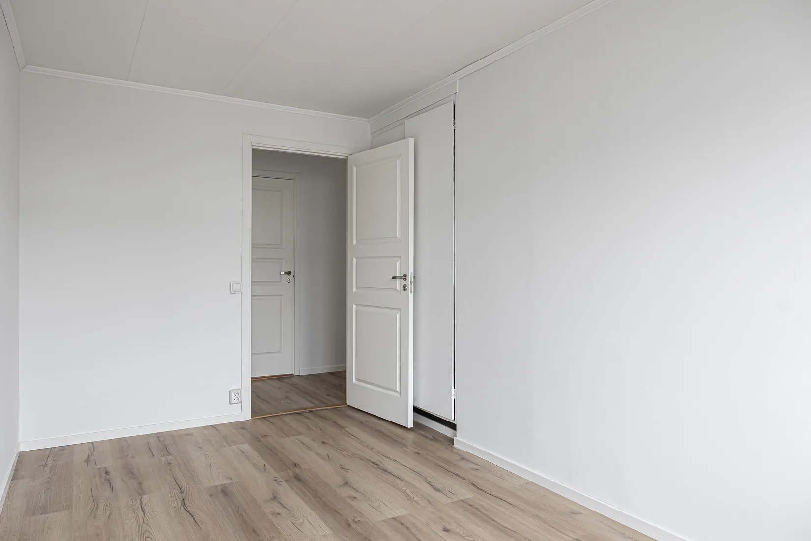 Villa, Radhus, Plåtverksgatan 81, Bäckby, Västerås
