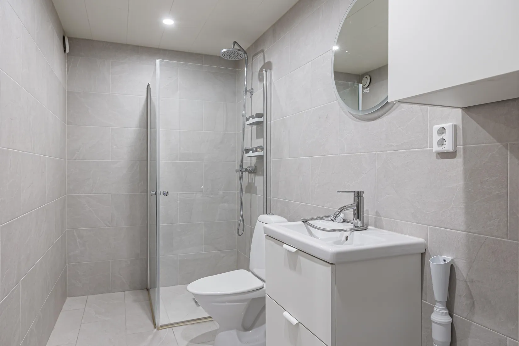 Villa, Radhus, Plåtverksgatan 81, Bäckby, Västerås
