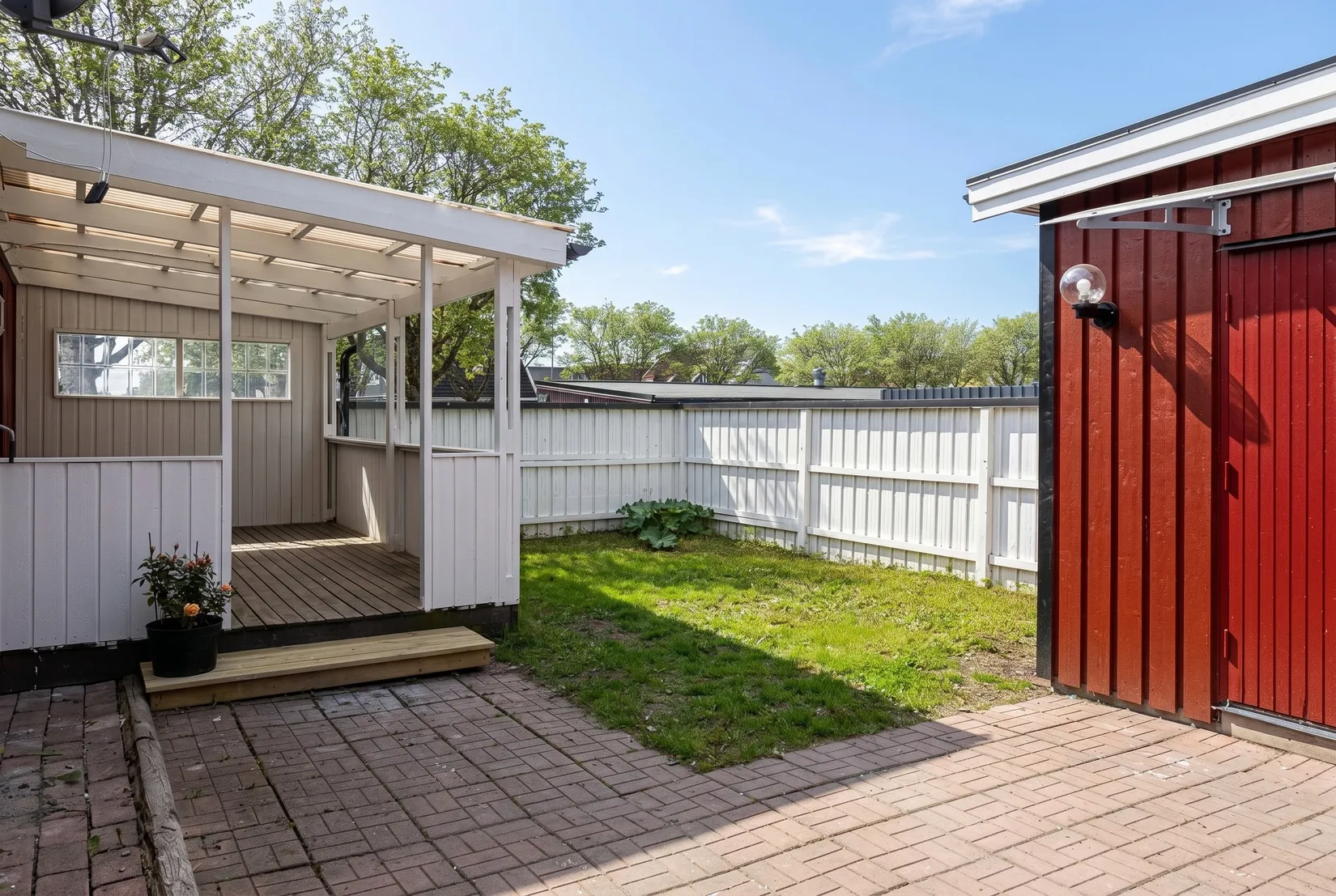 Villa, Radhus, Plåtverksgatan 81, Bäckby, Västerås