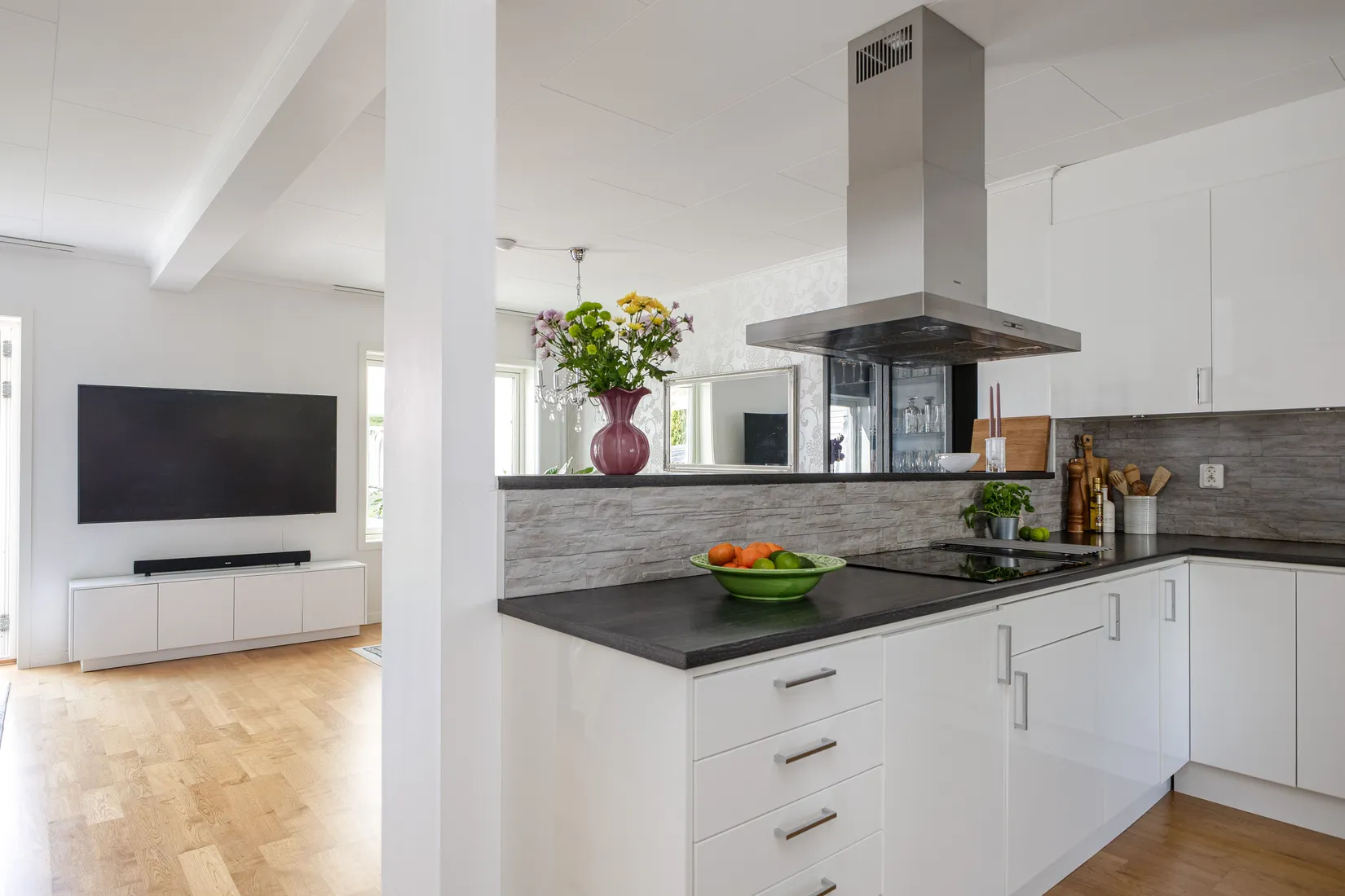 Villa, Radhus, Kasselgatan 11, Lillhamra, Västerås