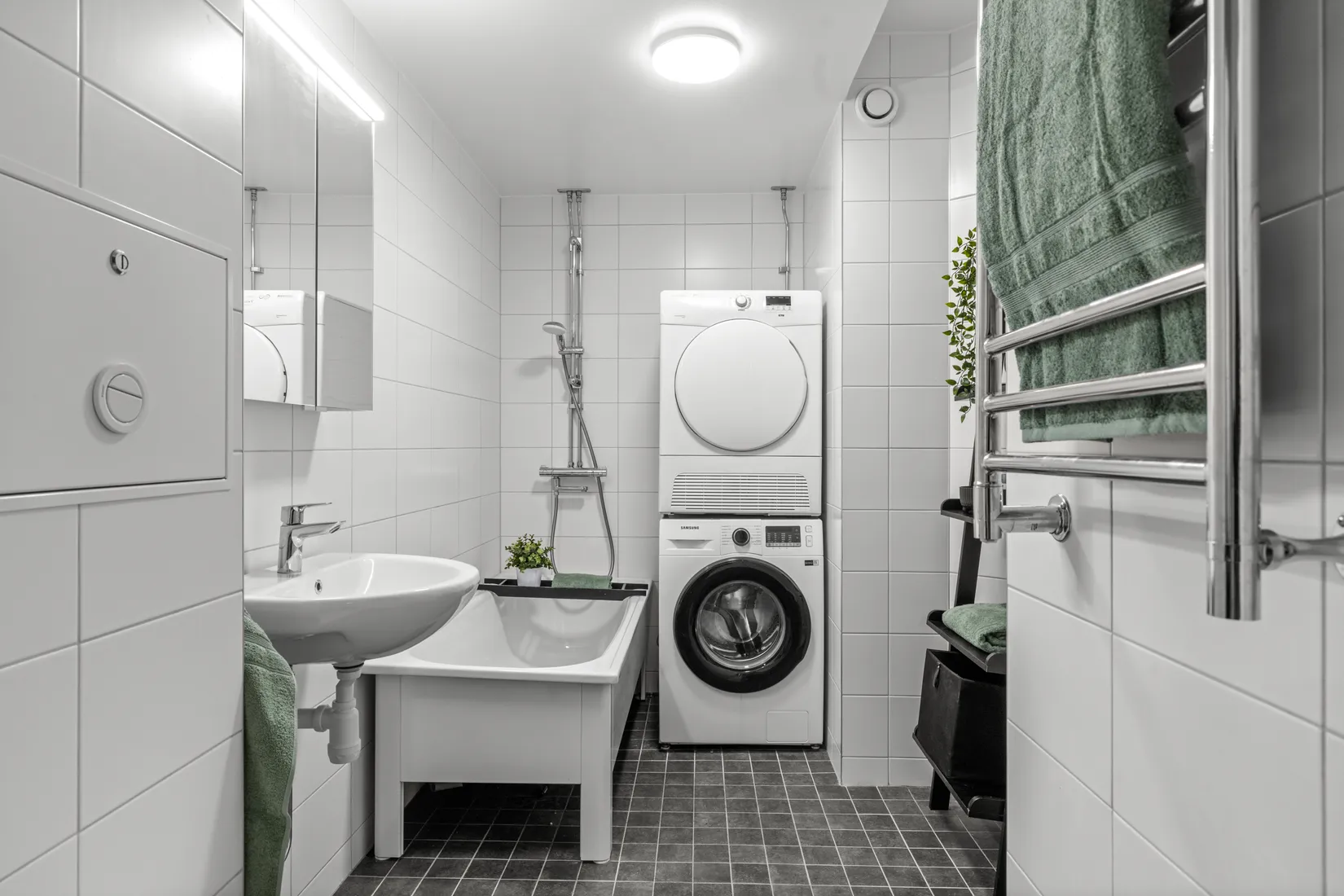 Bostadsrätt, Njupkärrsvägen 82, Tyresö Centrum, Tyresö