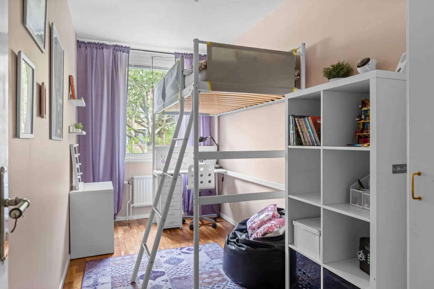 Bostadsrätt, Njupkärrsvägen 82, Tyresö Centrum, Tyresö