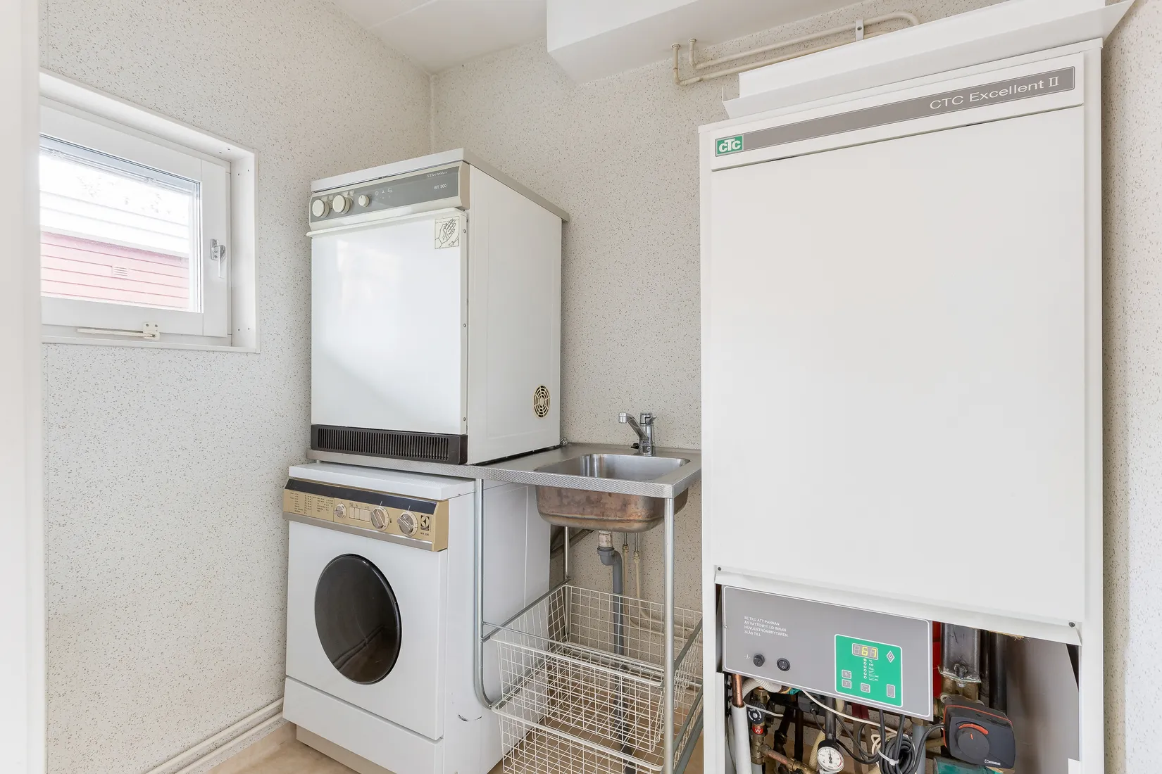 Bostadsrätt, Radhus, Ulrika Jansdotters väg 10, Färingsö, Ekerö