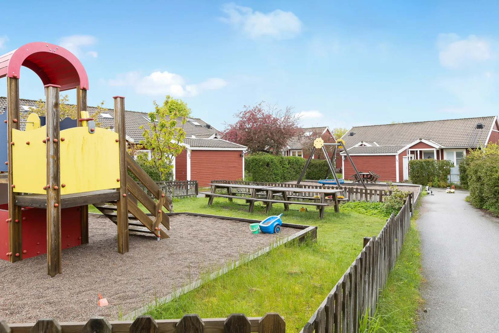 Bostadsrätt, Radhus, Ulrika Jansdotters väg 10, Färingsö, Ekerö
