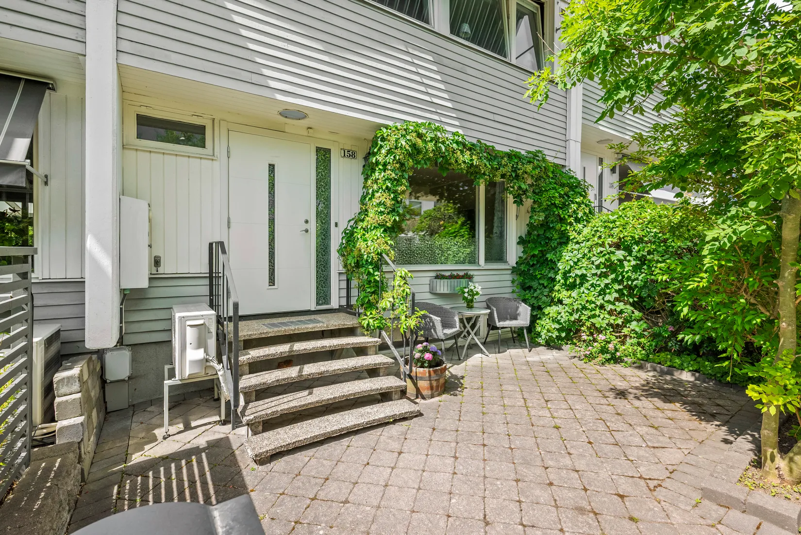 Radhus, Kärrgränd 158, Kälvesta, Stockholm