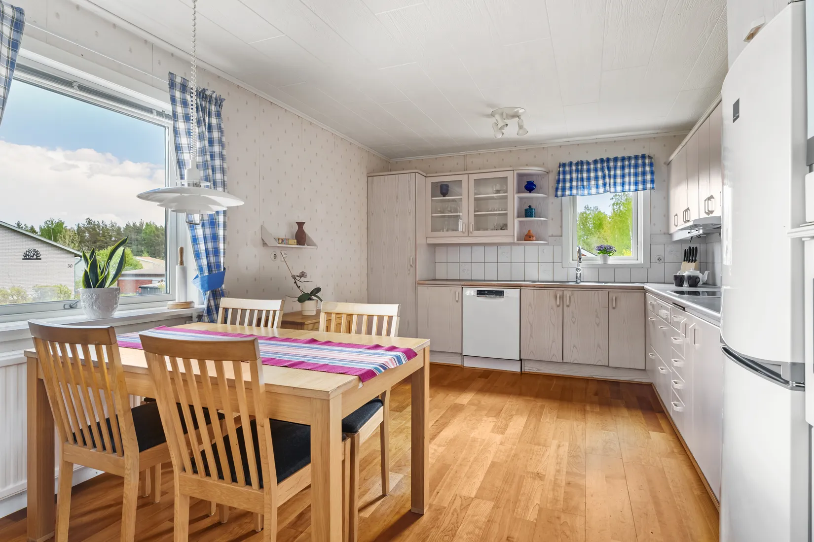 Villa, Neptunvägen 27, Övre Bredsand, Sundsvall