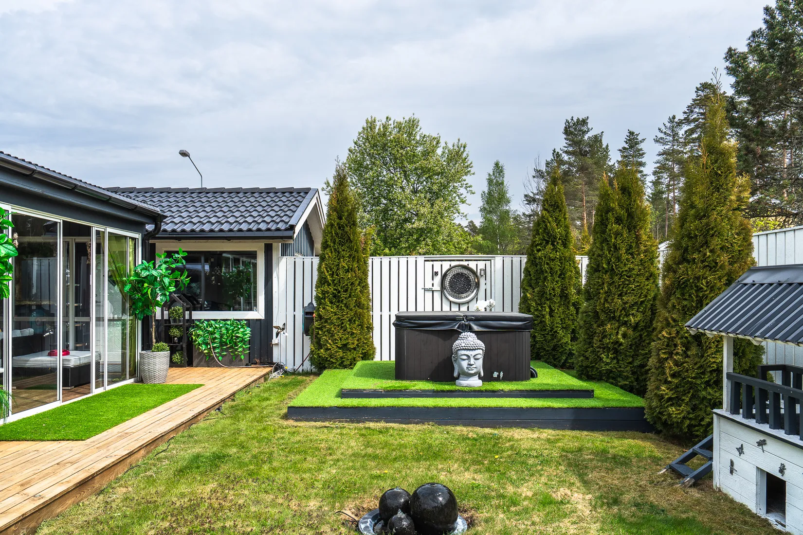 Villa, Durvägen 1, Surahammar