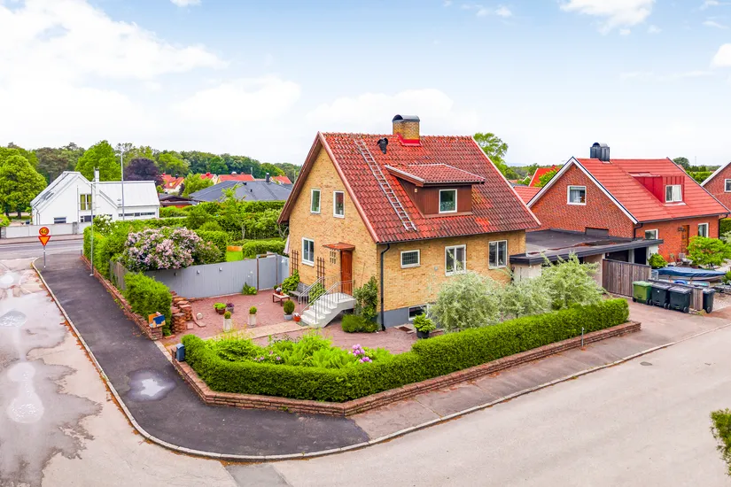Villa, Östgötagatan 1, Adolfsfält, Ängelholm