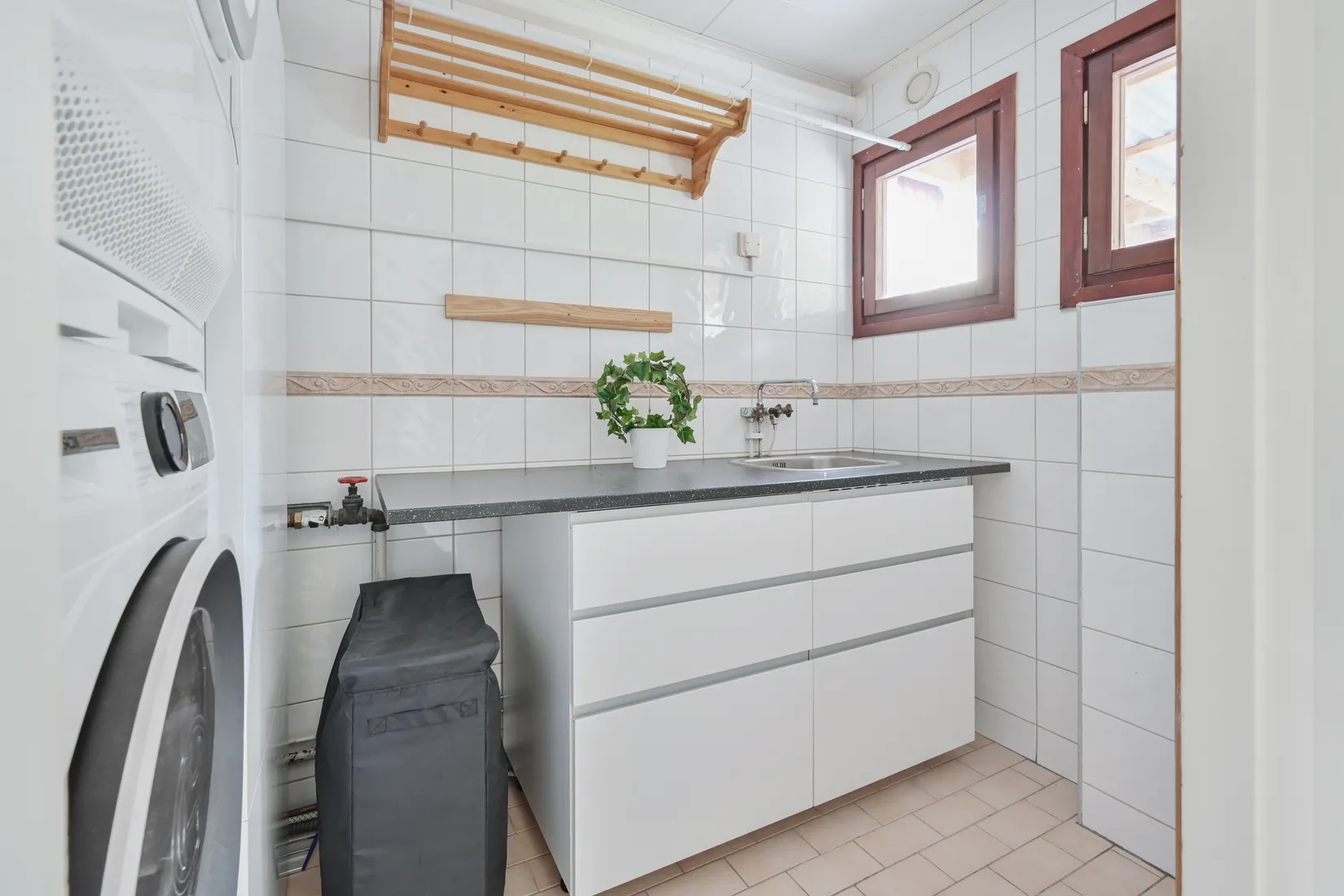 Villa, Radhus, Tjurgränd 15, Viksjö, Järfälla