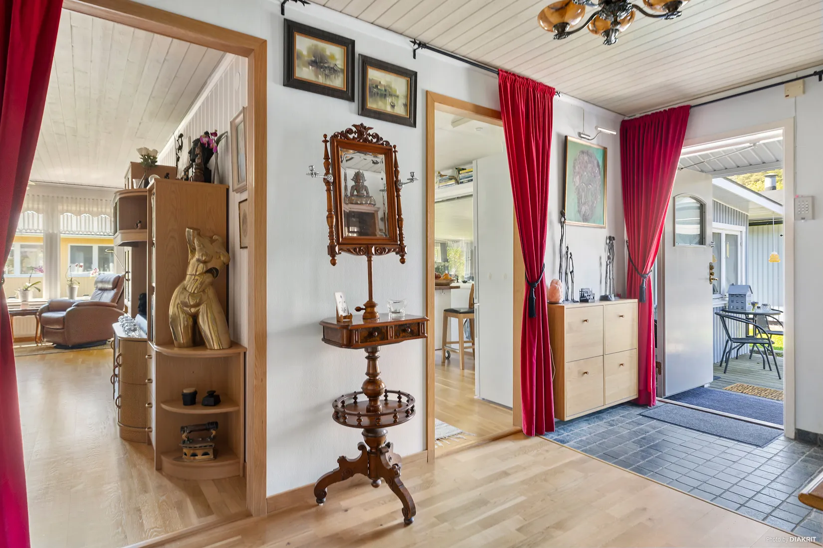 Villa, Radhus, Ploggatan 10, Sigtuna - Prästängar, Sigtuna
