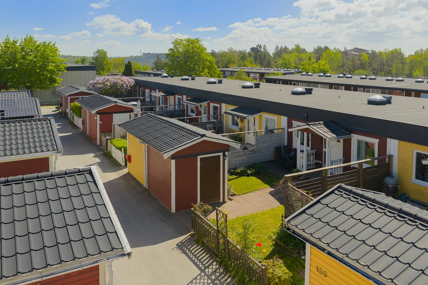 Radhus, Byggmästarvägen 137, Huddinge