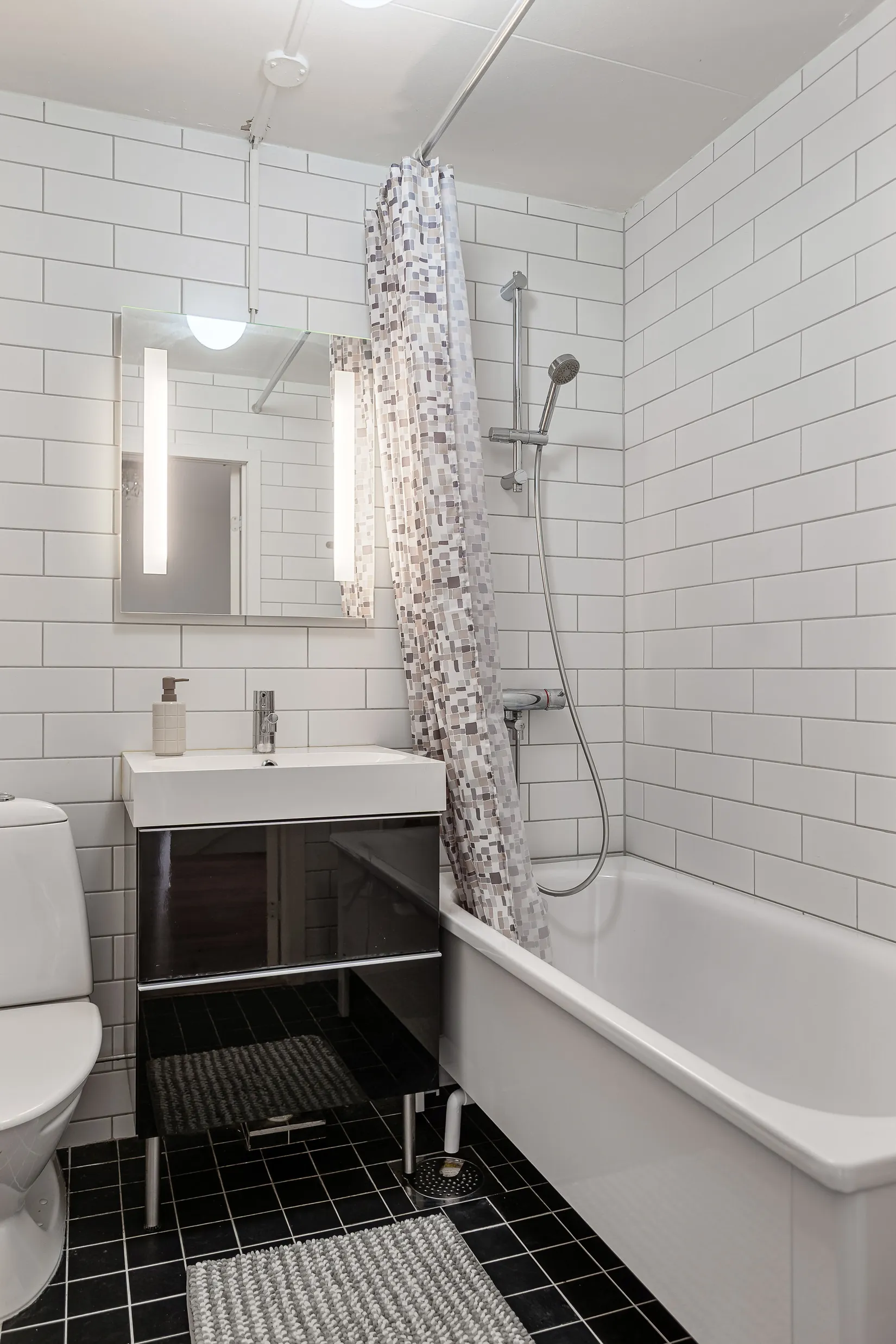 Radhus, Gärdesvägen 74, Centralt - Vagnhärad, Trosa