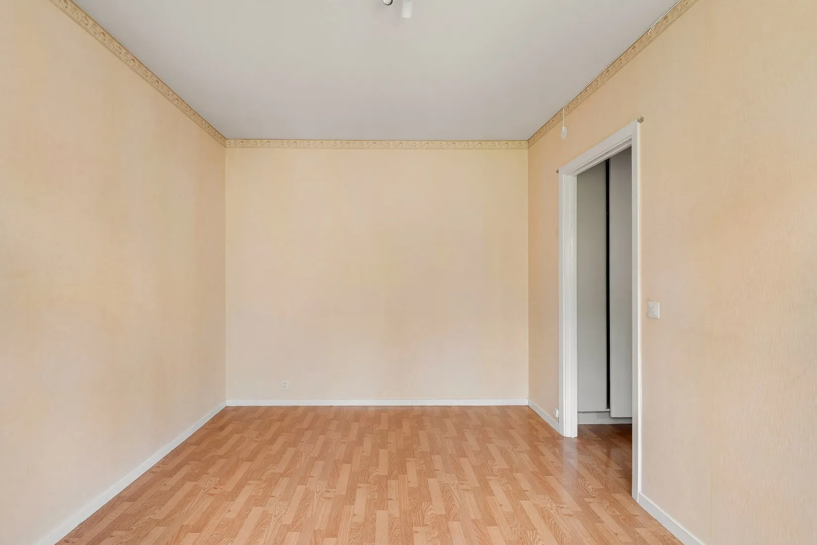 Bostadsrätt, Runda vägen 25, vån 2/3, Alvik / Äppelviken, Stockholm
