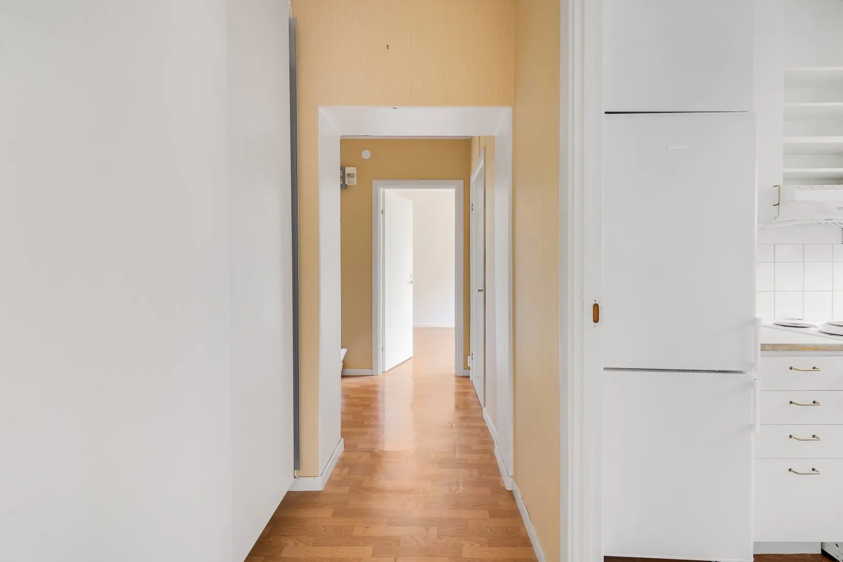 Bostadsrätt, Runda vägen 25, vån 2/3, Alvik / Äppelviken, Stockholm