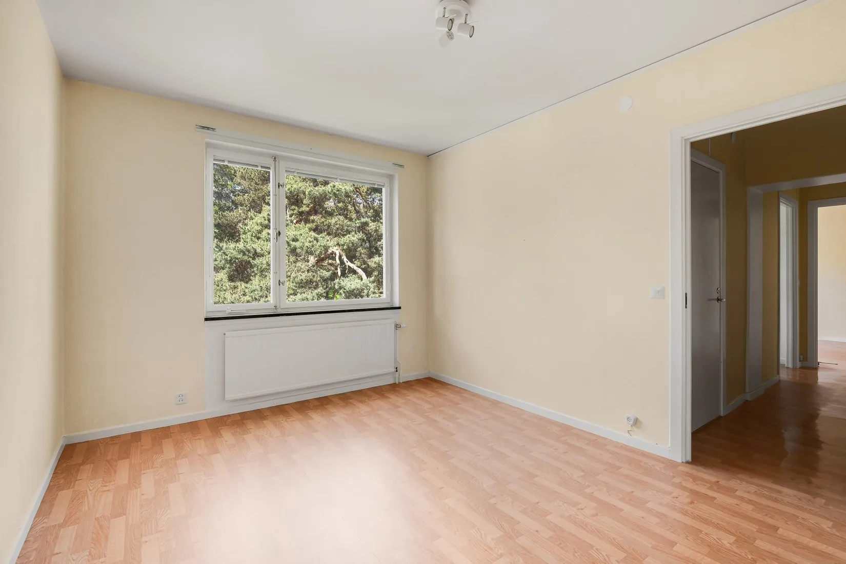 Bostadsrätt, Runda vägen 25, vån 2/3, Alvik / Äppelviken, Stockholm