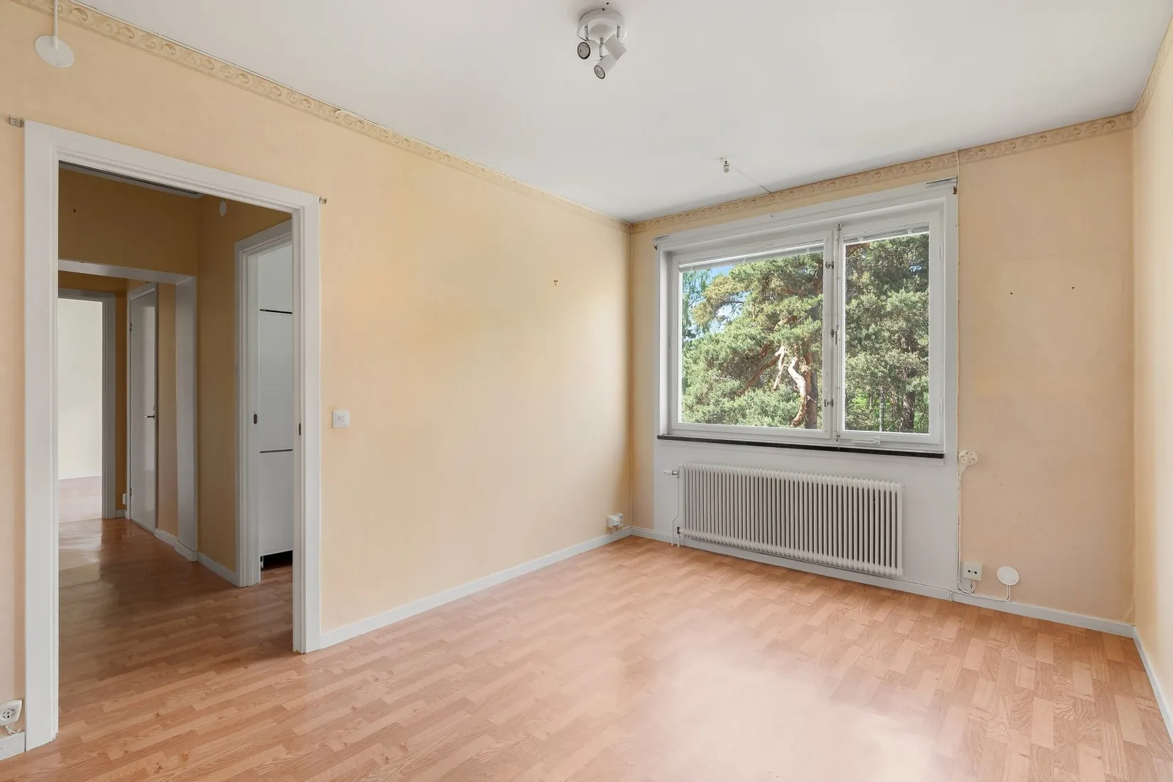 Bostadsrätt, Runda vägen 25, vån 2/3, Alvik / Äppelviken, Stockholm