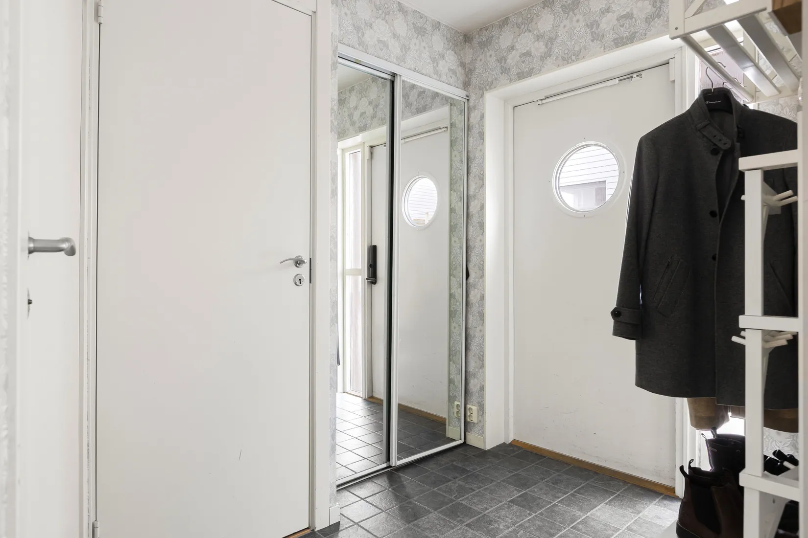 Radhus, Klyvaregatan 15, Brandholmen, Nyköping