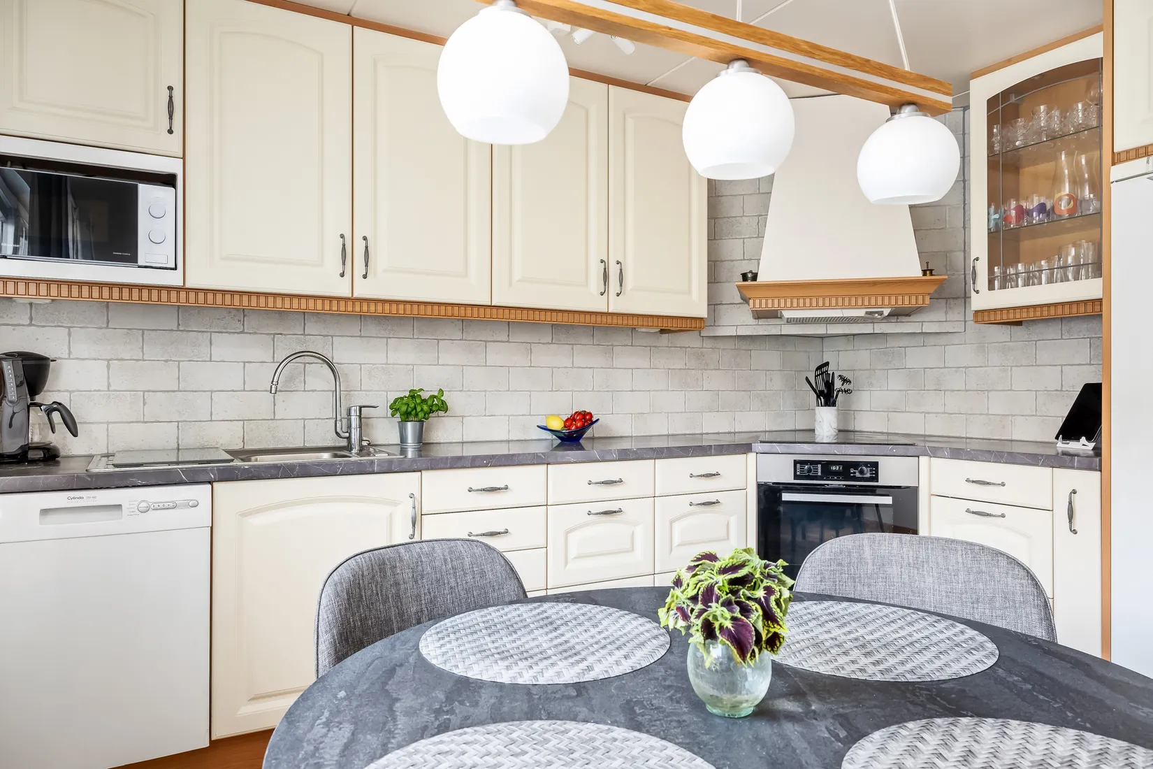 Radhus, Stafettgatan 107, Ektorp, Kaffebacken, Norrköping