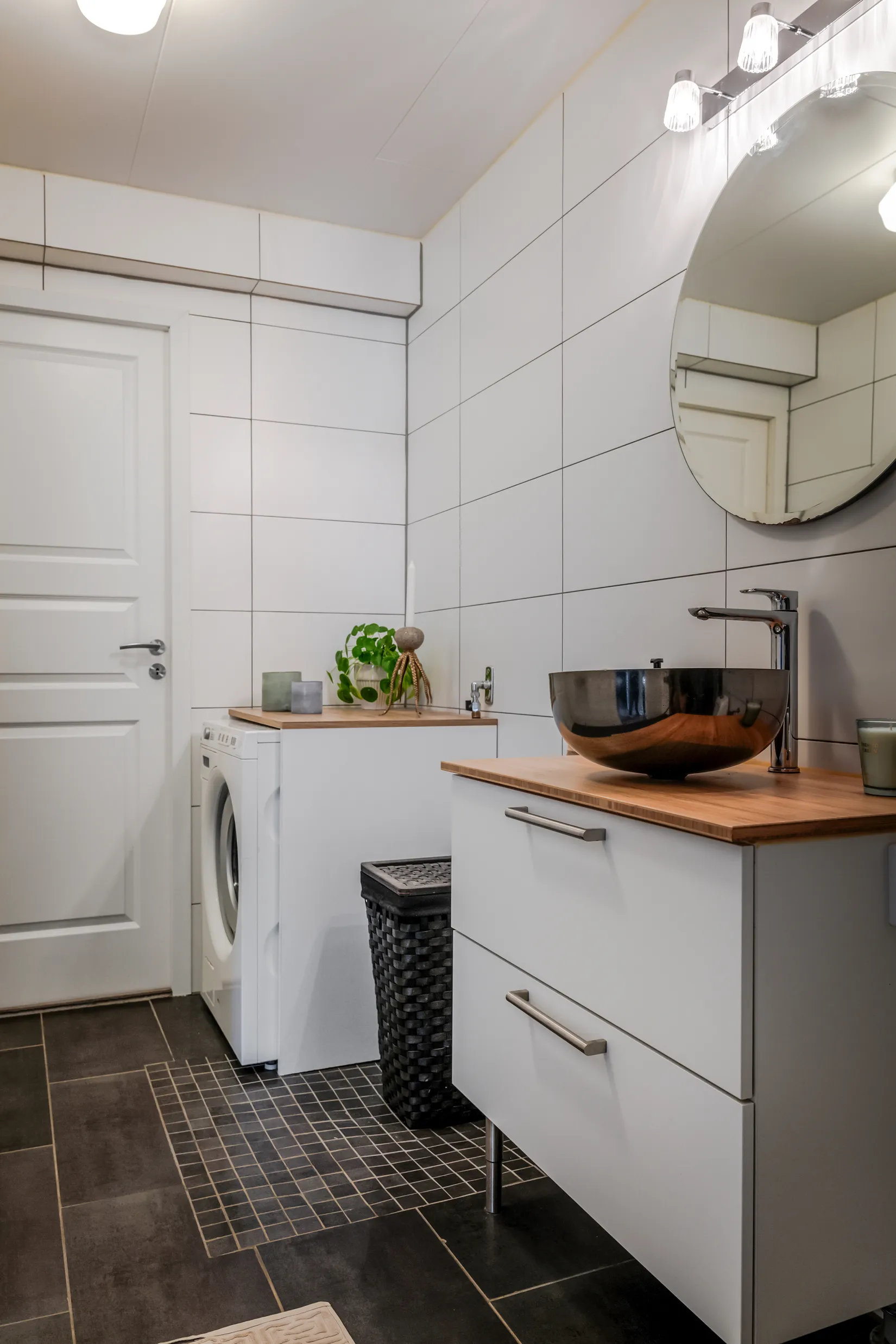 Villa, Radhus, Vävarevägen 17, Hallerna, Stenungsund