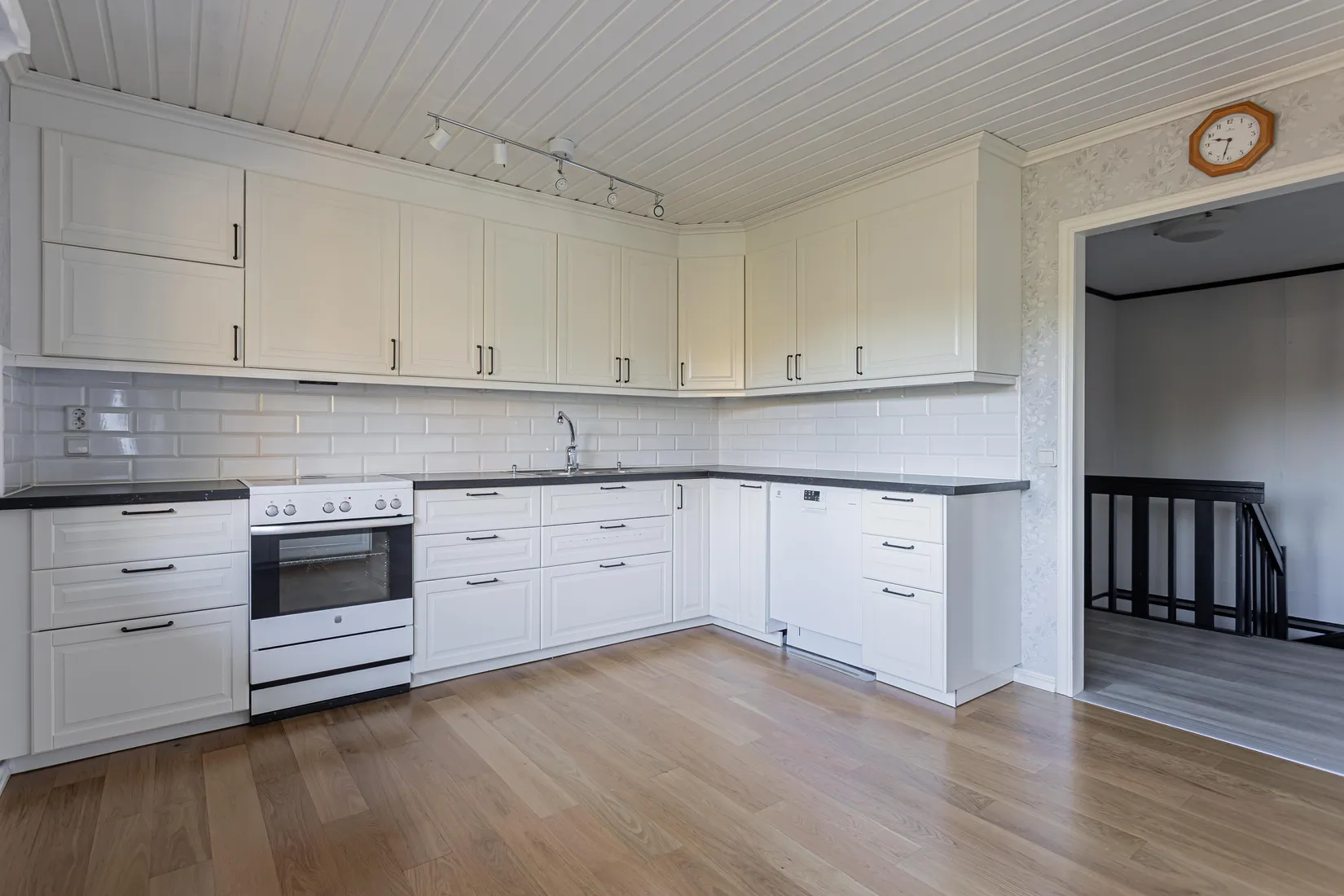 Villa, Morängatan 12, Duvhällarna, Hallstahammar
