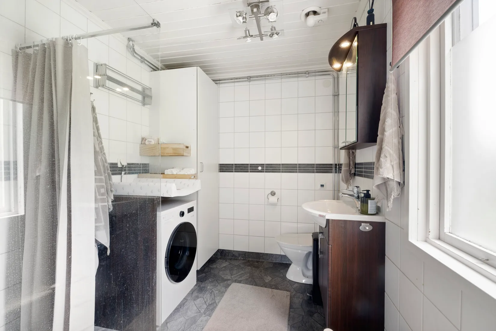 Villa, Gula vägen 1, Björklinge, Uppsala