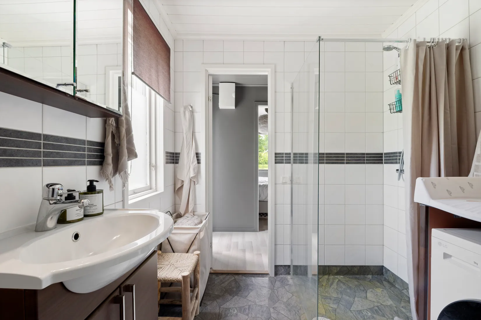 Villa, Gula vägen 1, Björklinge, Uppsala