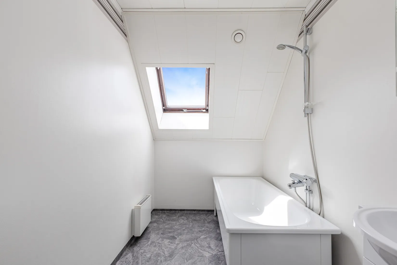 Villa, Ågatan 6, Byjorden, Köping