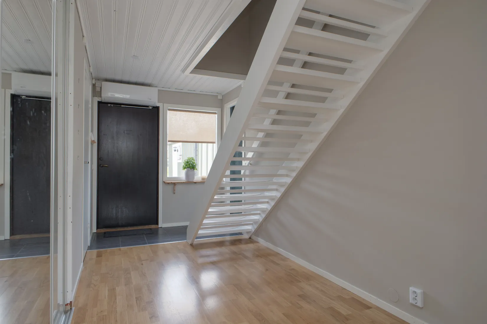 Villa, Ågatan 6, Byjorden, Köping