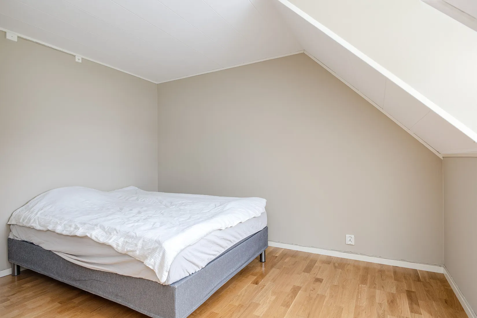 Villa, Ågatan 6, Byjorden, Köping