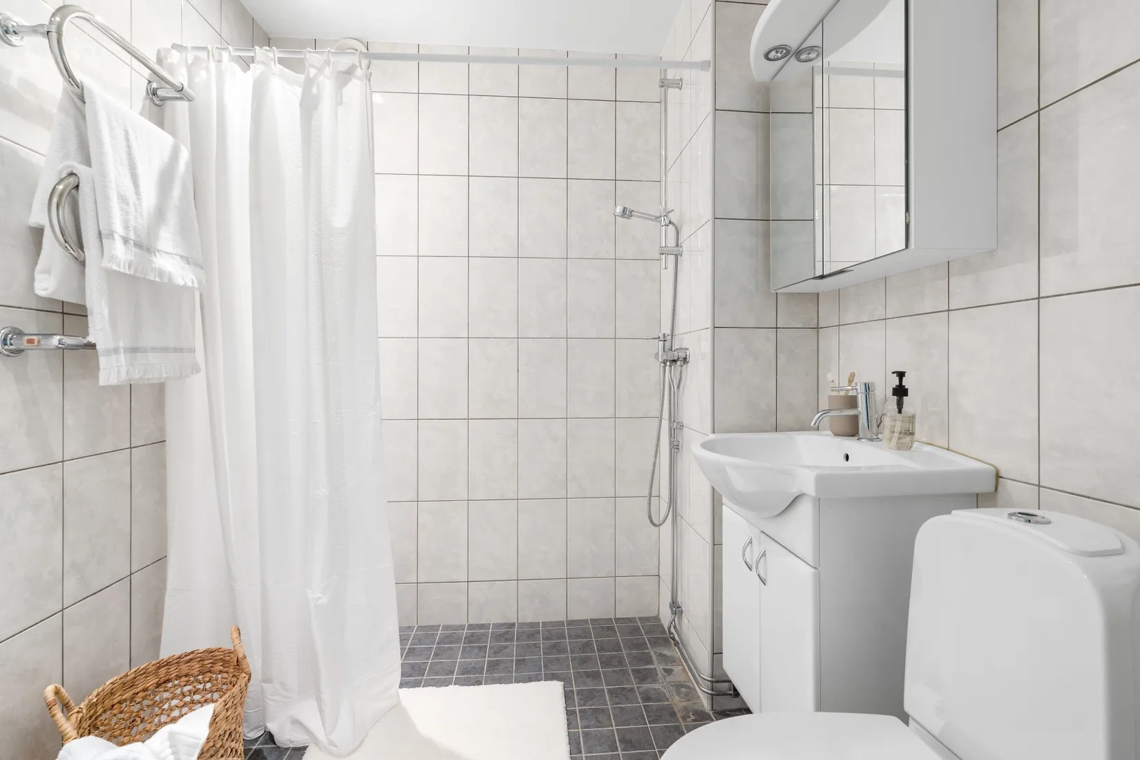Bostadsrätt, Lomvägen 54, Kärrdal, Sollentuna
