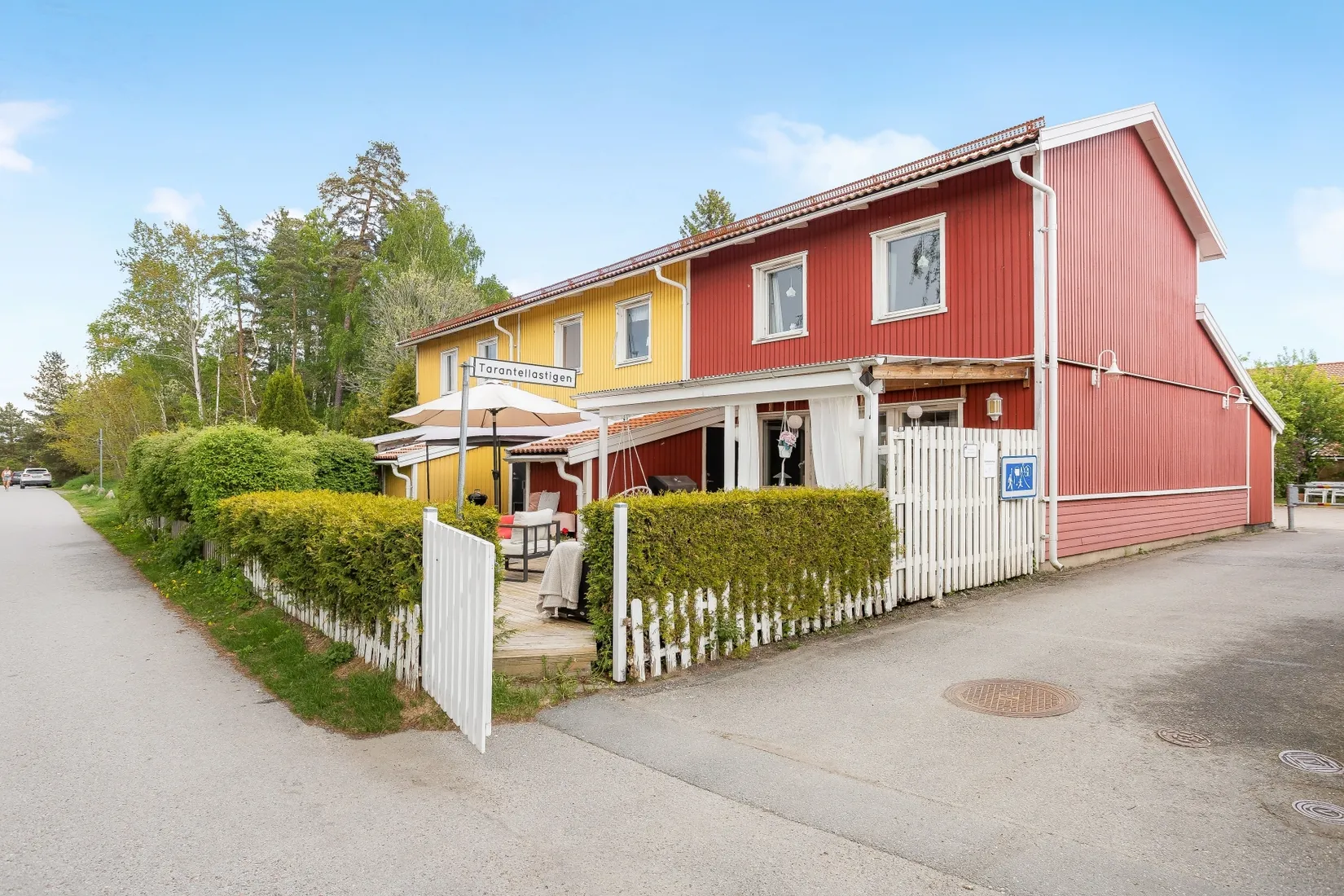 Radhus, Tarantellastigen 1, Brunna, Upplands-Bro