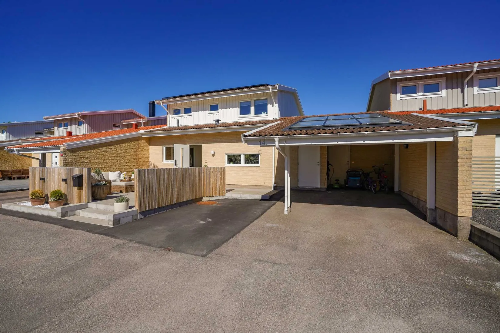 Radhus, Aron Skantz väg 14, Bergsgård, Halmstad