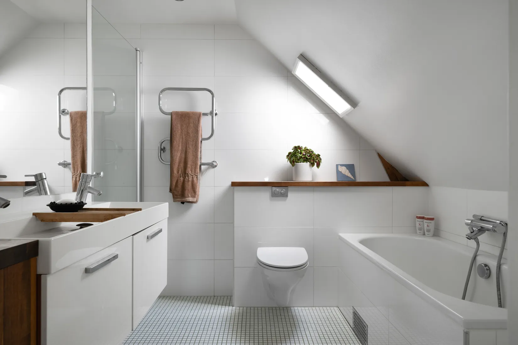 Villa, Rönnowsgatan 3, ÅHUS - Innanför murarna!, Kristianstad