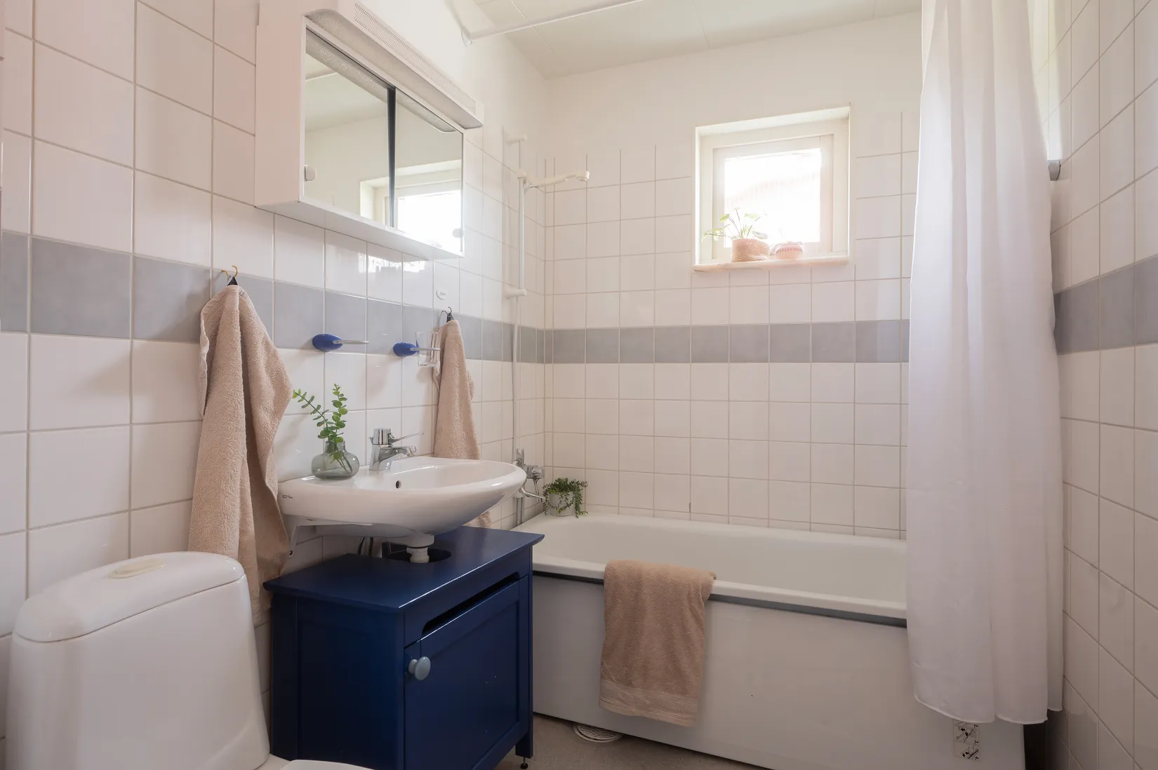 Villa, Radhus, Vitvingevägen 23, Myrängen, Huddinge