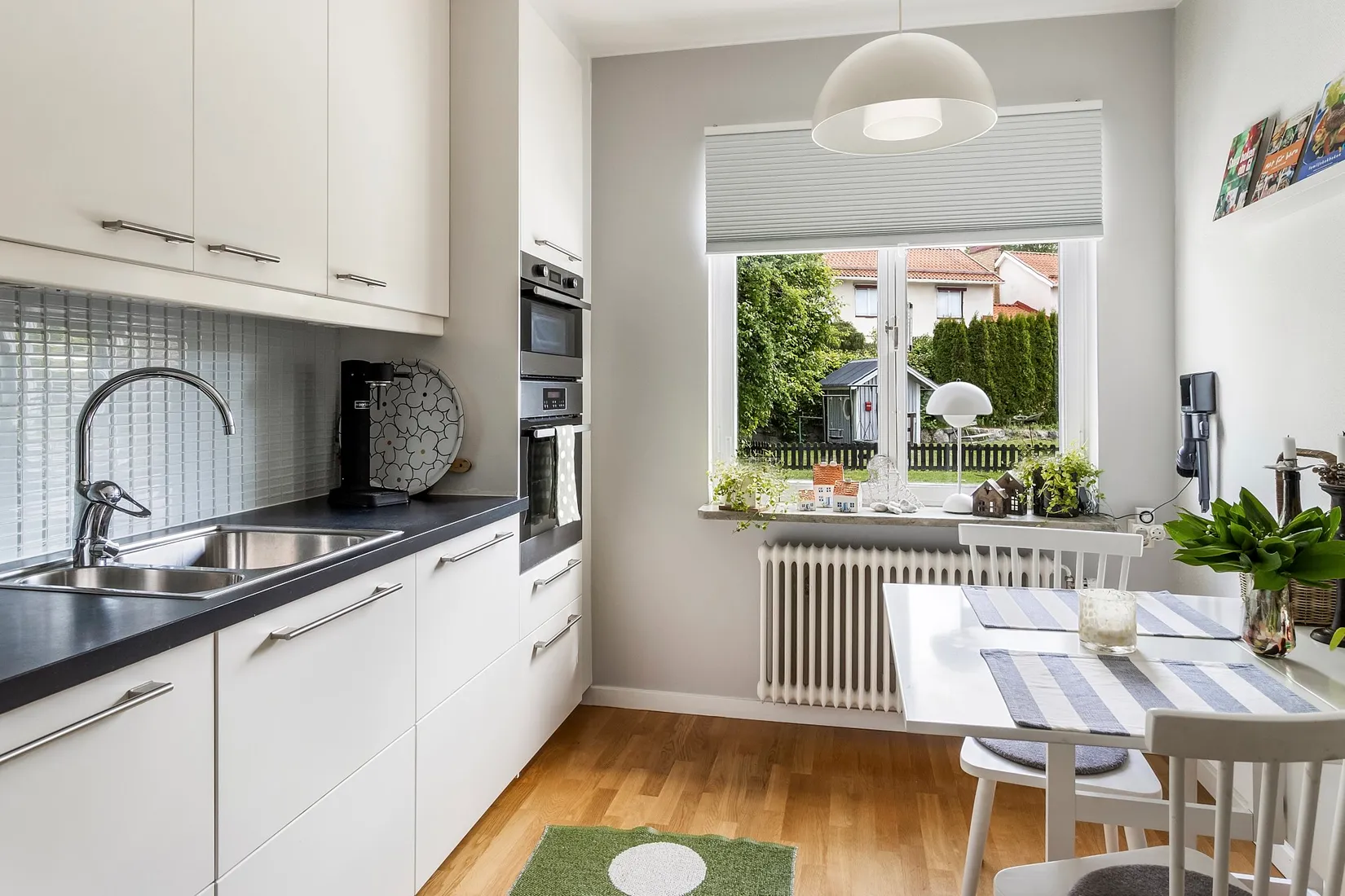 Radhus, Växthusvägen 9, Vega, Västerås